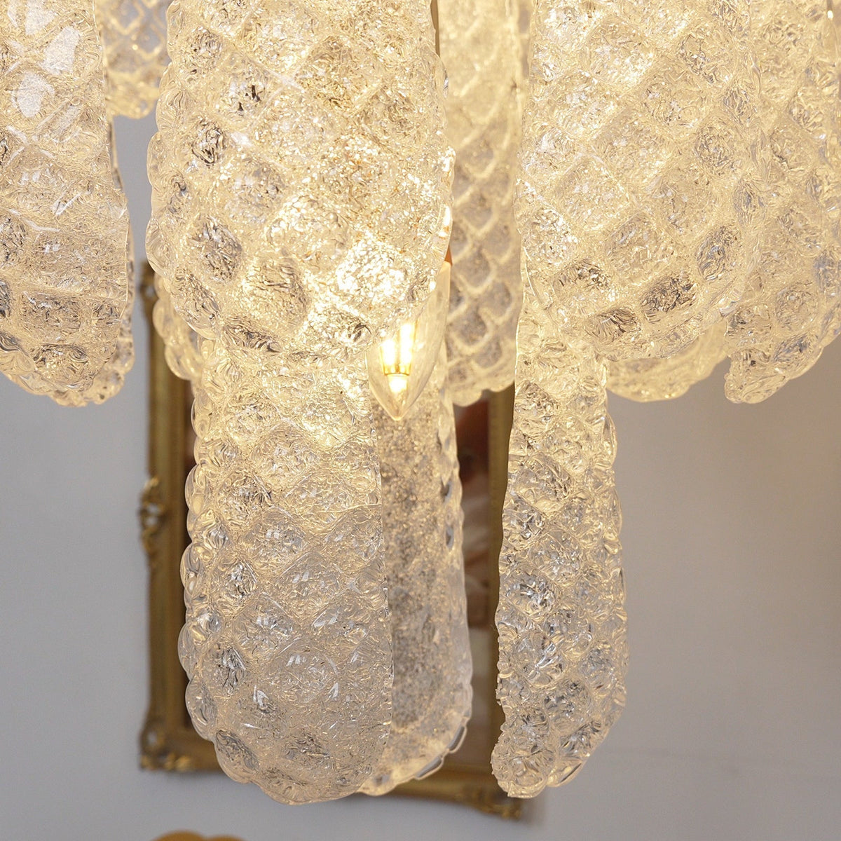 Exquisite Murano Glass Dewdrop Chandelier