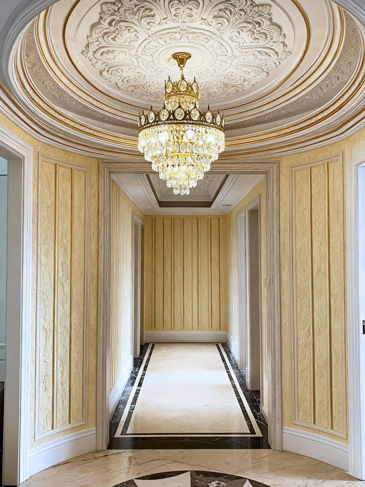 18 Inch Small Crystal Chandelier for Extrance Empire Style Brass Chandelier